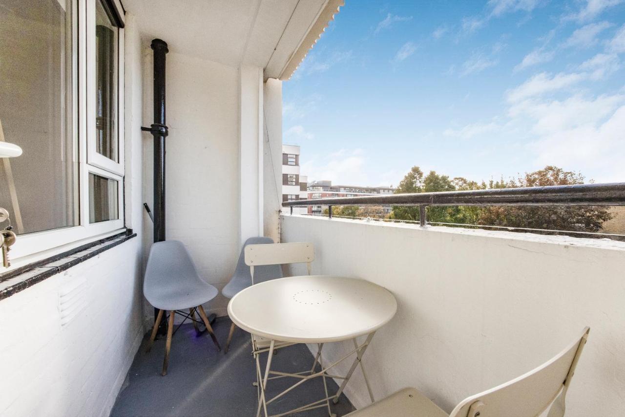 Easy Living Near Angel And * London